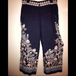 Flowy, light pants, elephant-like pants